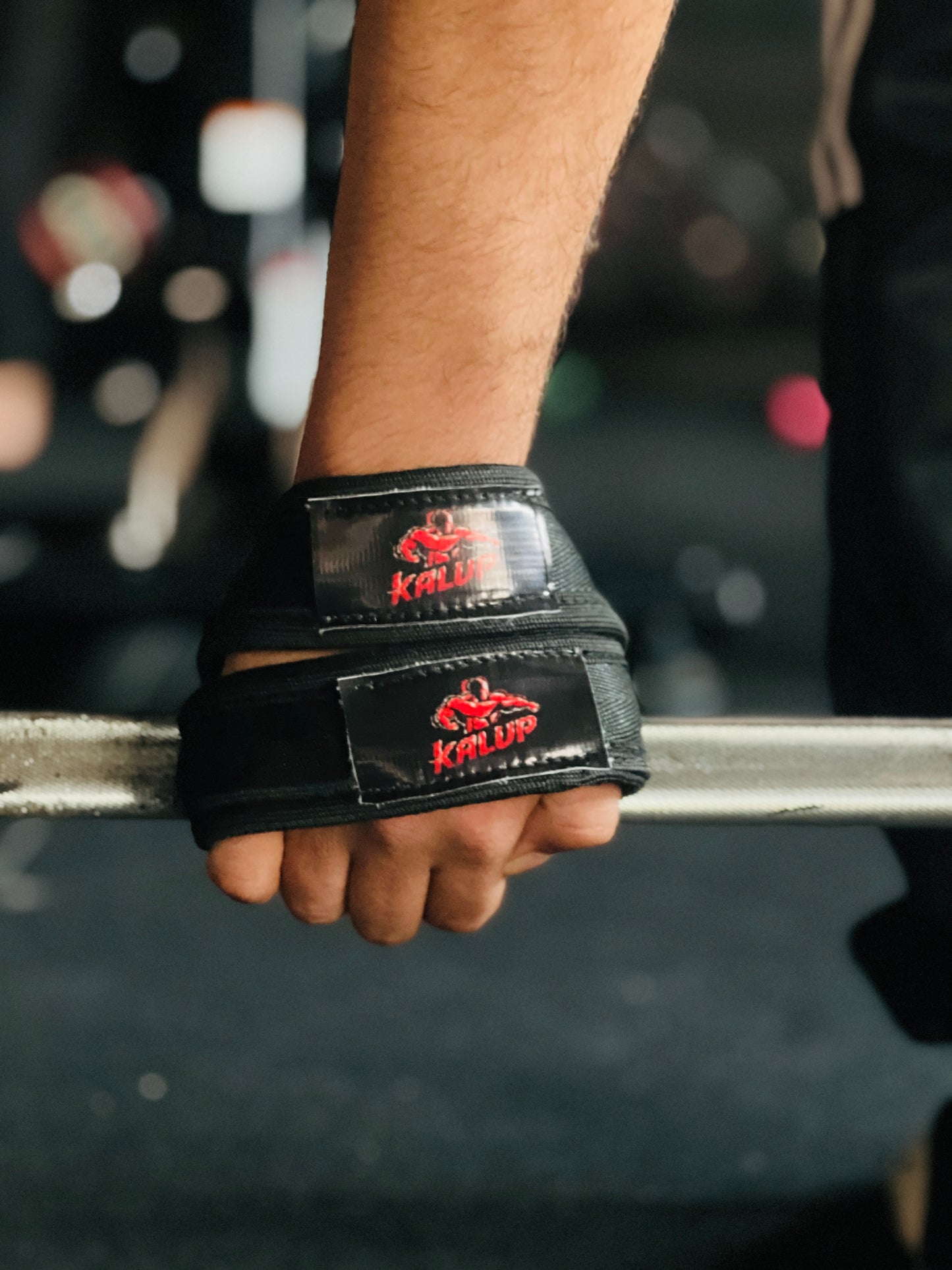 Figure 8 Lifting Straps